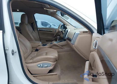 2011 Porsche Cayenne z USA, uszkodzony, nr VIN WP1AA2A24BLA05277